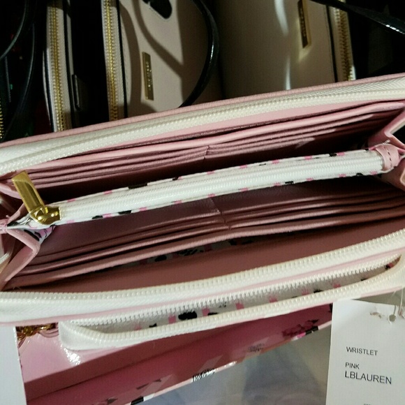 Betsey Johnson wristlet wallet - Picture 5 of 8